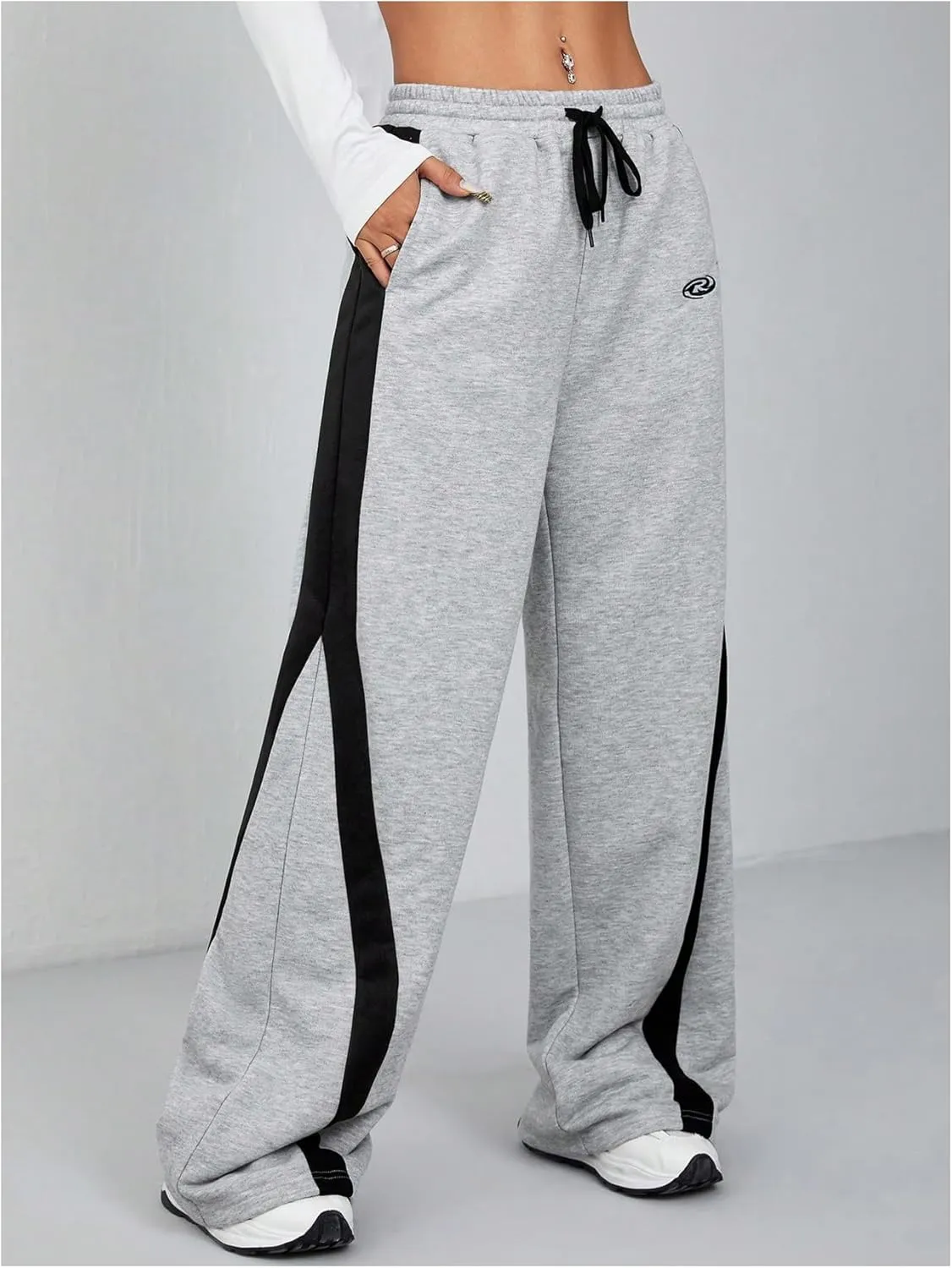 MakeMeChic Women's Colorblock Drawstring Waist Baggy Sweatpants Wide Leg Athletic Trousers