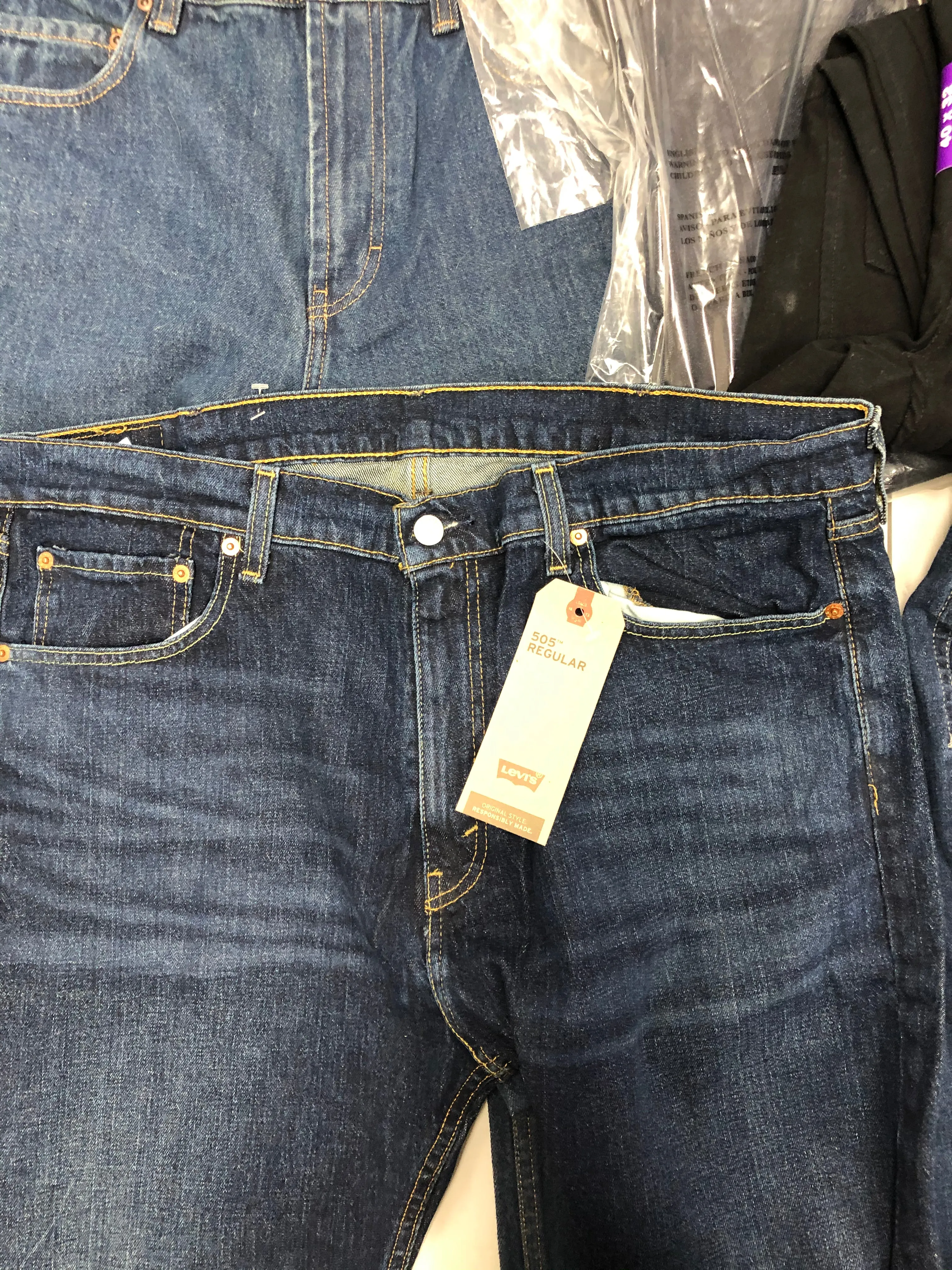 Men's Clothing Jeans & Pants Wholesale Lot, LEVIS, EDDIE BAUER, WEATHERPROOF, KIRKLAND, BUFFALO and more, 10 items, Shelf Pulls, MSRP $623