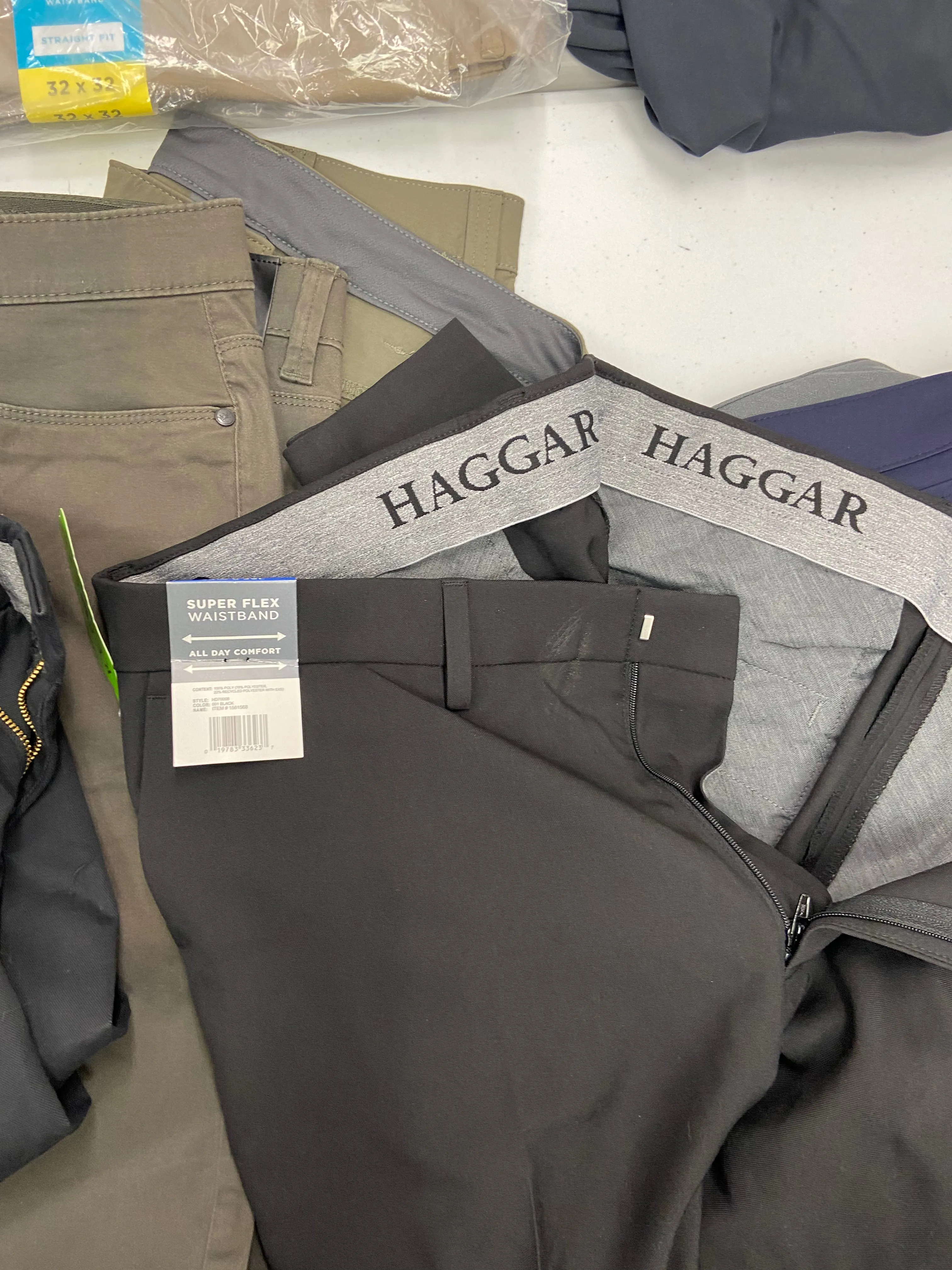 Men's Clothing Pants & Jeans Wholesale Lot, EDDIE BAUER, HAGGAR, WEATHERPROOF, ENGLISH LAUNDRY and more, 13 items, Shelf Pulls, MSRP $798