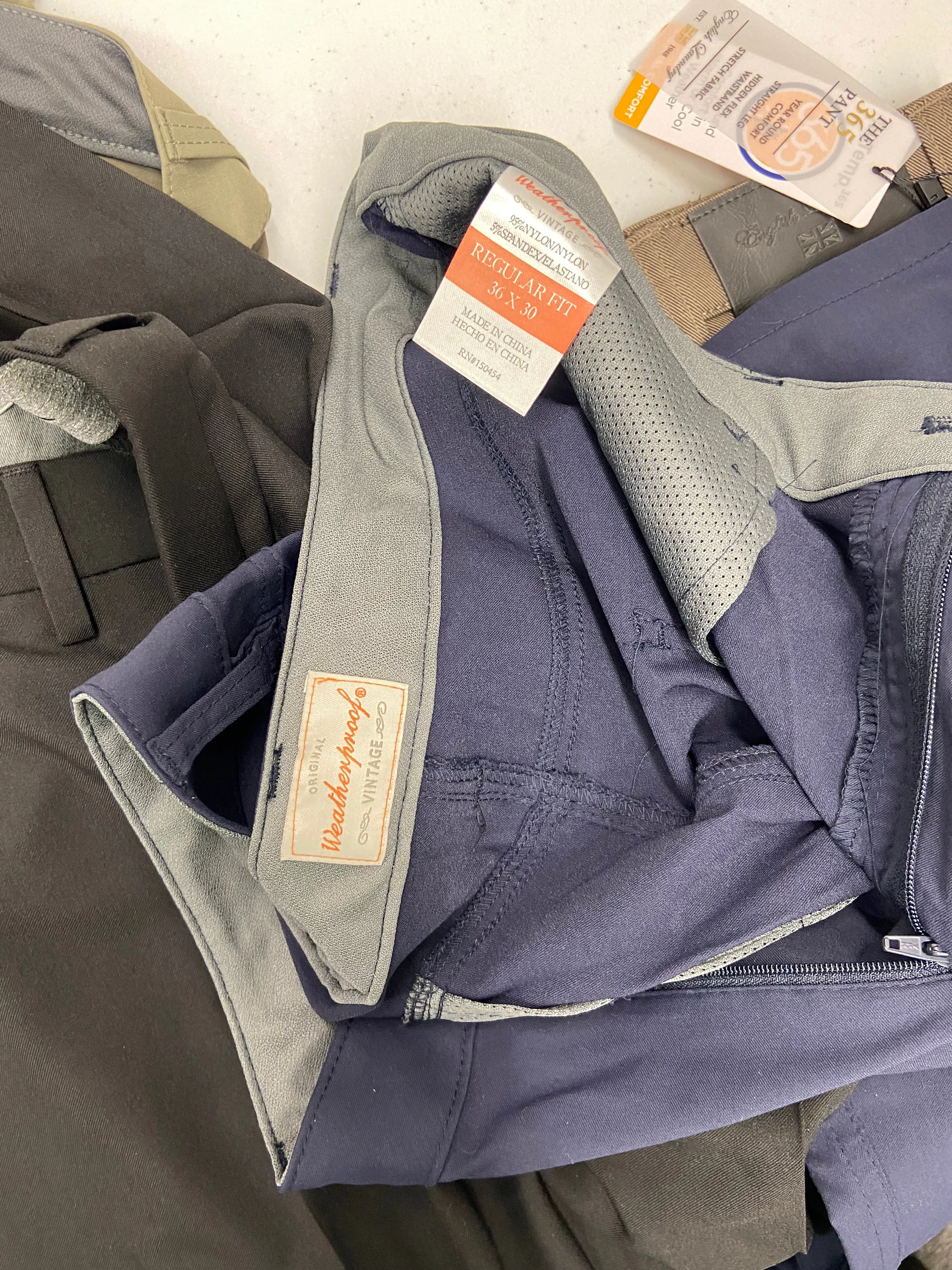 Men's Clothing Pants & Jeans Wholesale Lot, EDDIE BAUER, HAGGAR, WEATHERPROOF, ENGLISH LAUNDRY and more, 13 items, Shelf Pulls, MSRP $798