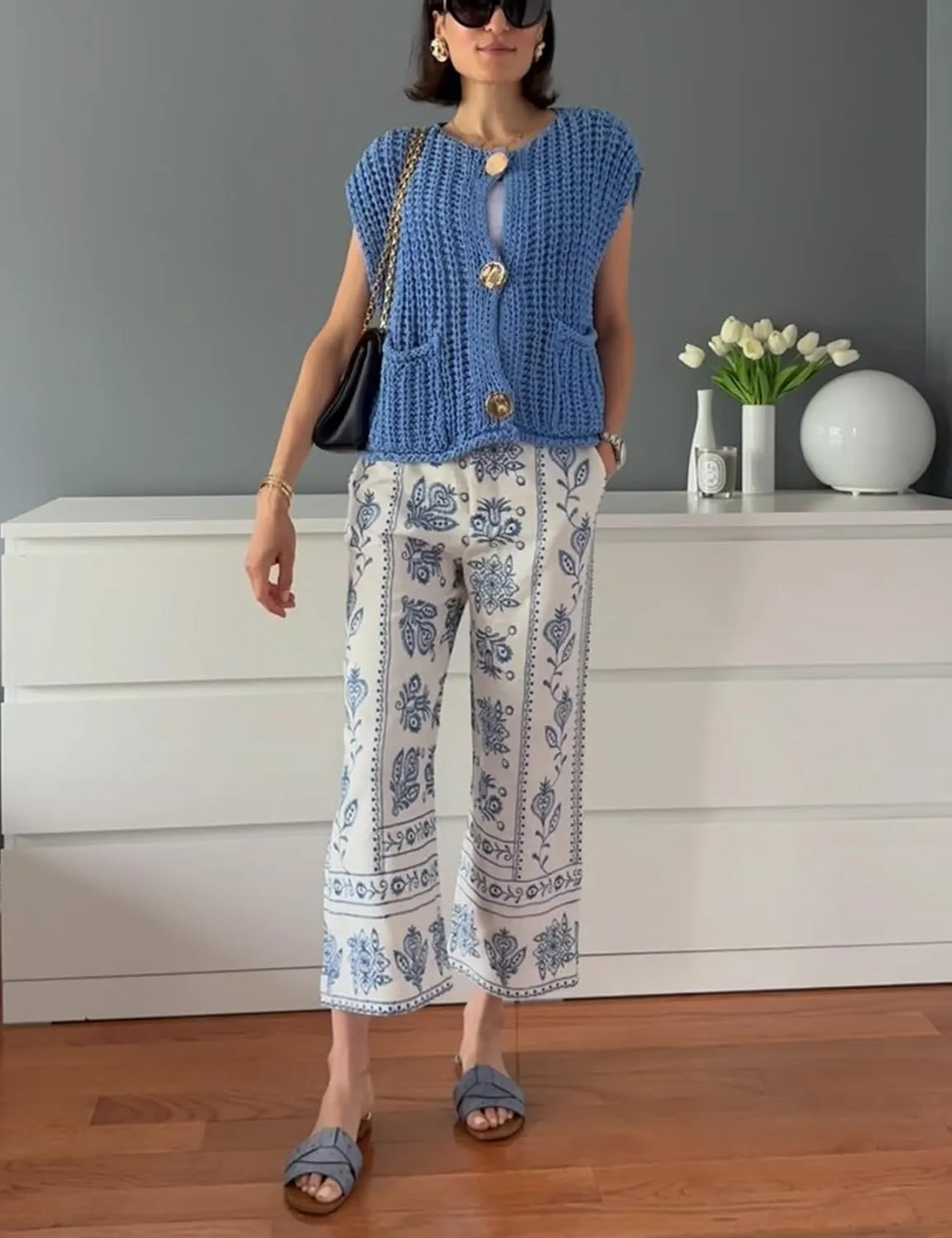 Yimoon Sweater Vest Women Sleeveless Cropped Button Down Chunky Knit Cardigan Casual Knitted Sweater Vest with Pockets