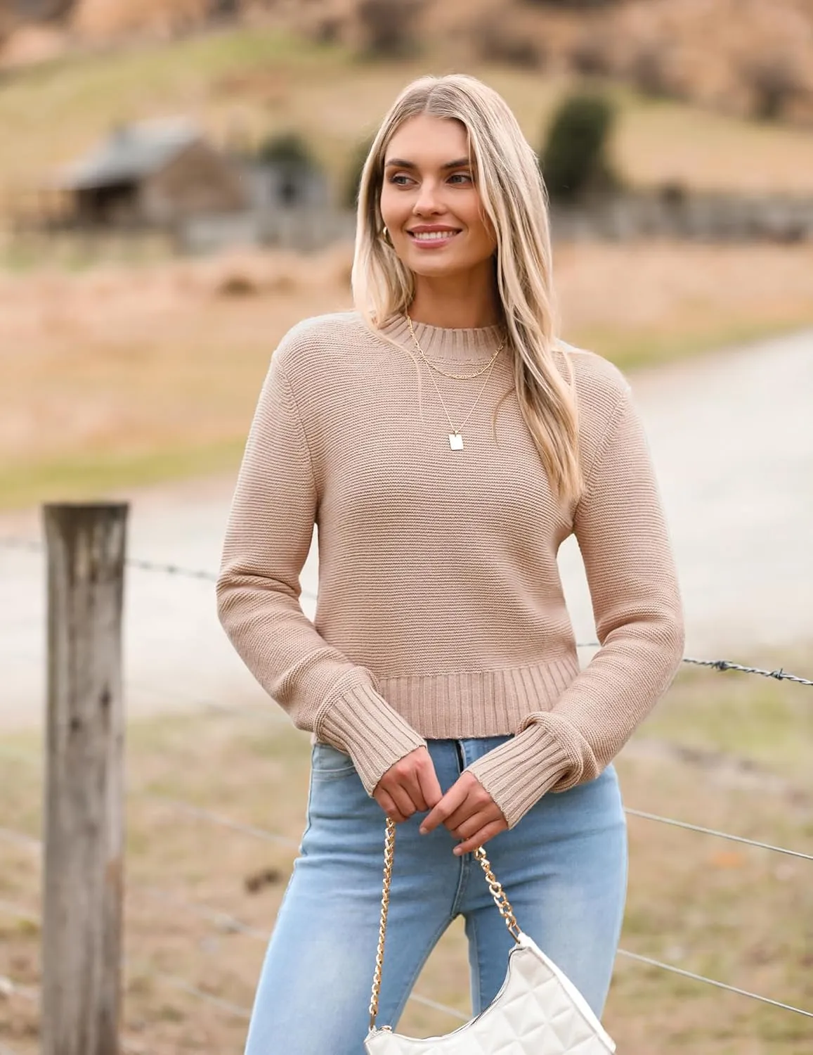 Zeagoo Women's 2025 Fall Crewneck Cropped Sweater Trendy Long Sleeve Ribbed Knit Pullover Jumper Tops
